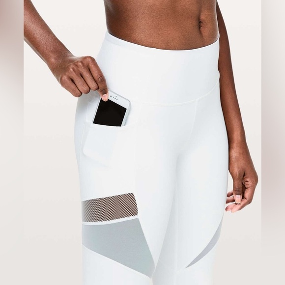 Lululemon Mesh In Motion Crop *23" Stained While Washing - Picture 2 of 13